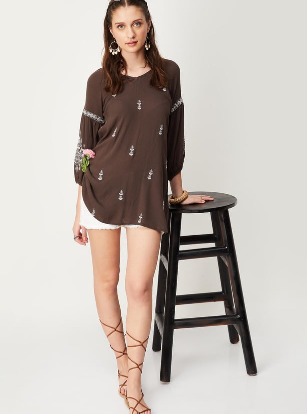 Women Embroidered Raglan Sleeves Tunic