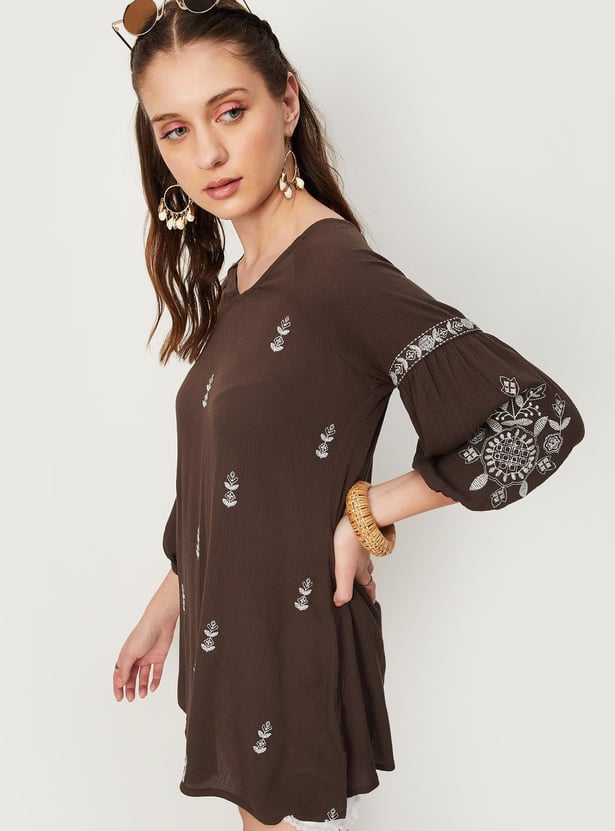 Women Embroidered Raglan Sleeves Tunic