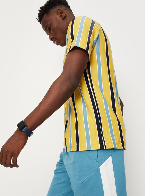 Men Vertical Striped Slim Fit Athleisure T-shirt