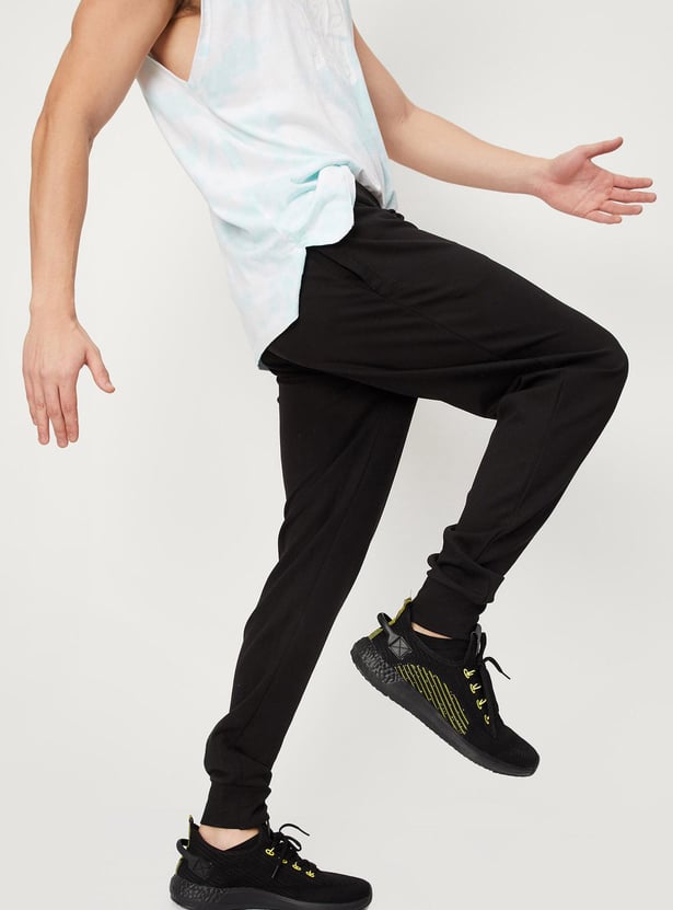 Men Solid Athleisure Cargo Joggers