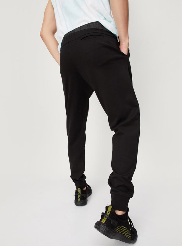 Men Solid Athleisure Cargo Joggers