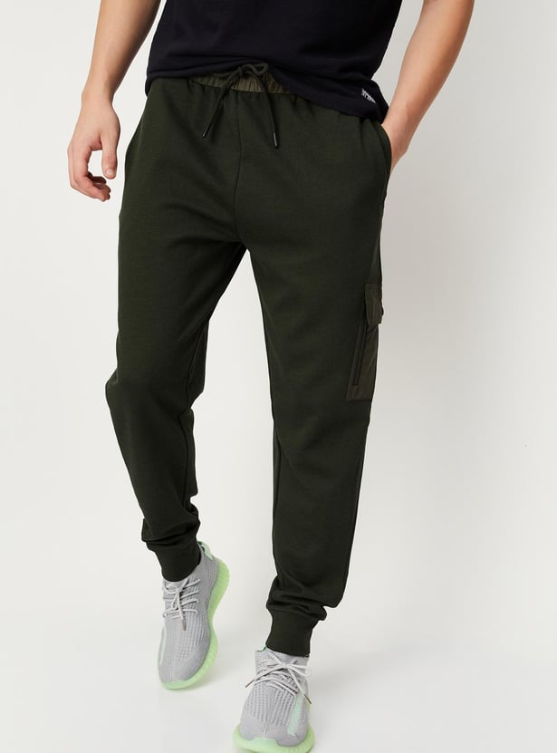 Men Solid Athleisure Cargo Joggers