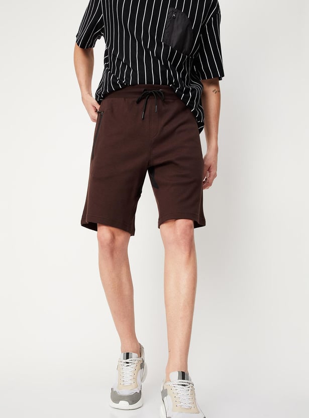 Men Colourblock Knit Athleisure Shorts