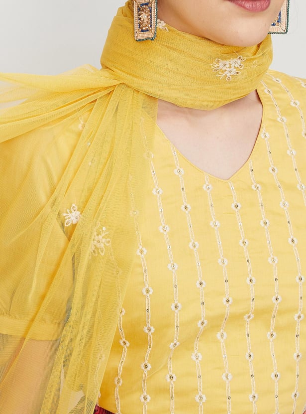 Women Embellished Stole
