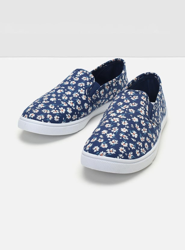 Women Floral Printed Canvas Shoes