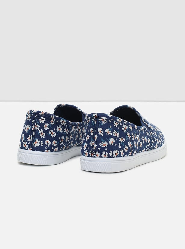 Women Floral Printed Canvas Shoes