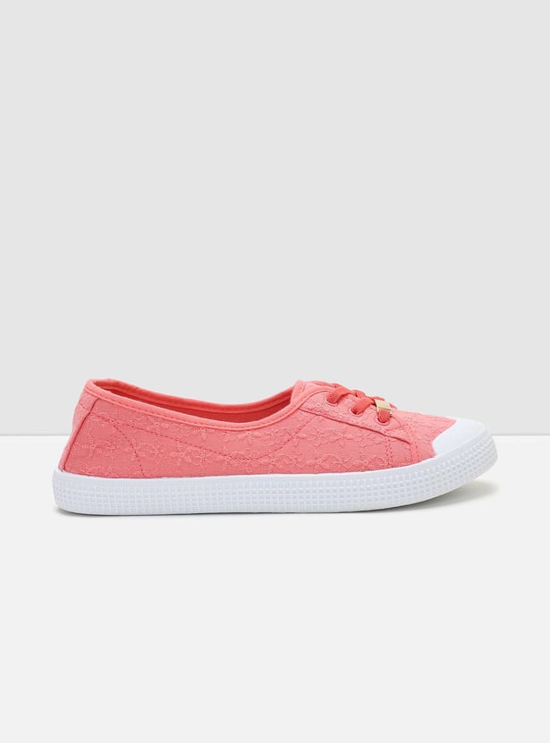 Women Schiffli Slip-On Casual Shoes