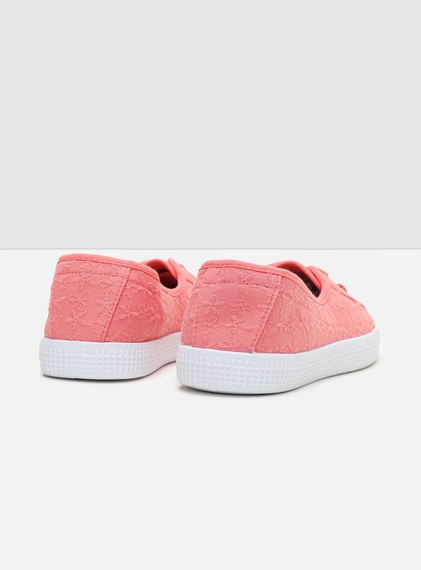 Women Schiffli Slip-On Casual Shoes