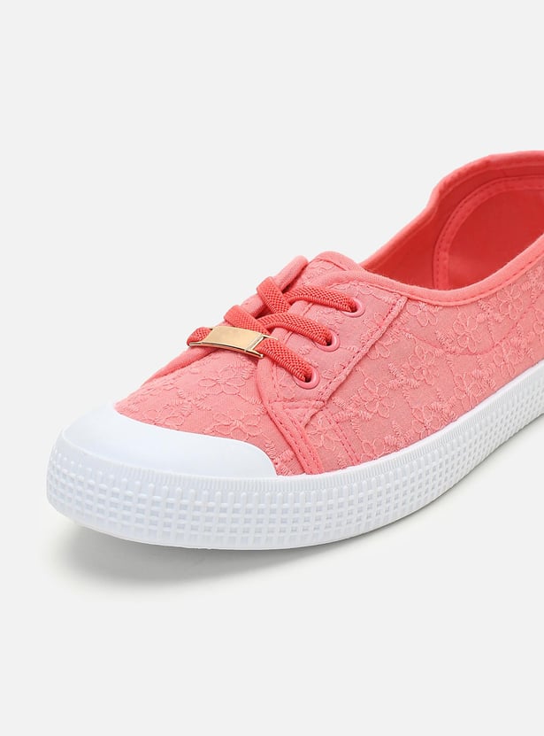 Women Schiffli Slip-On Casual Shoes