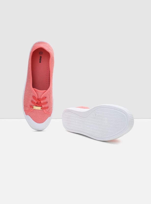 Women Schiffli Slip-On Casual Shoes