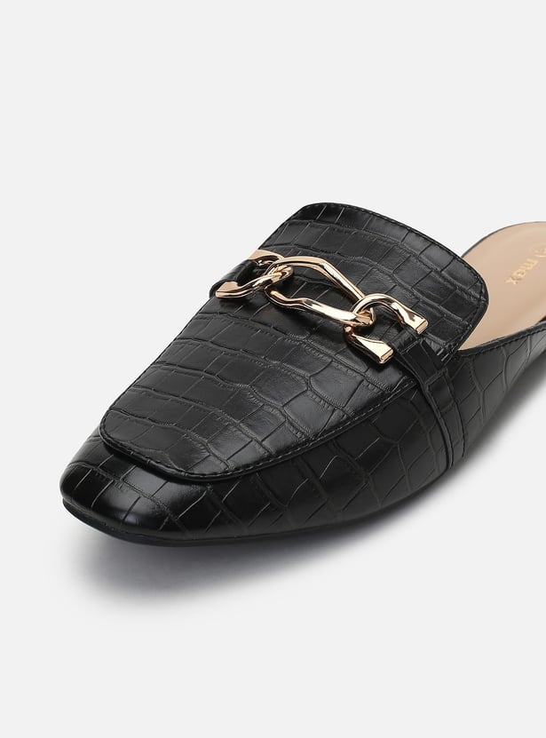 Women Textured Chain-Detailed Mules