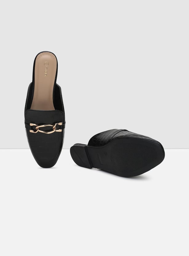 Women Textured Chain-Detailed Mules