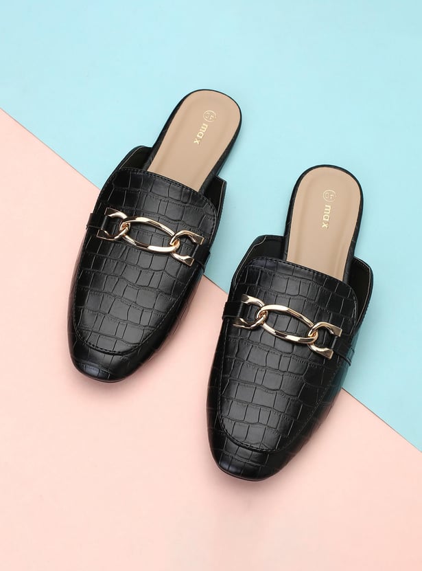 Women Textured Chain-Detailed Mules
