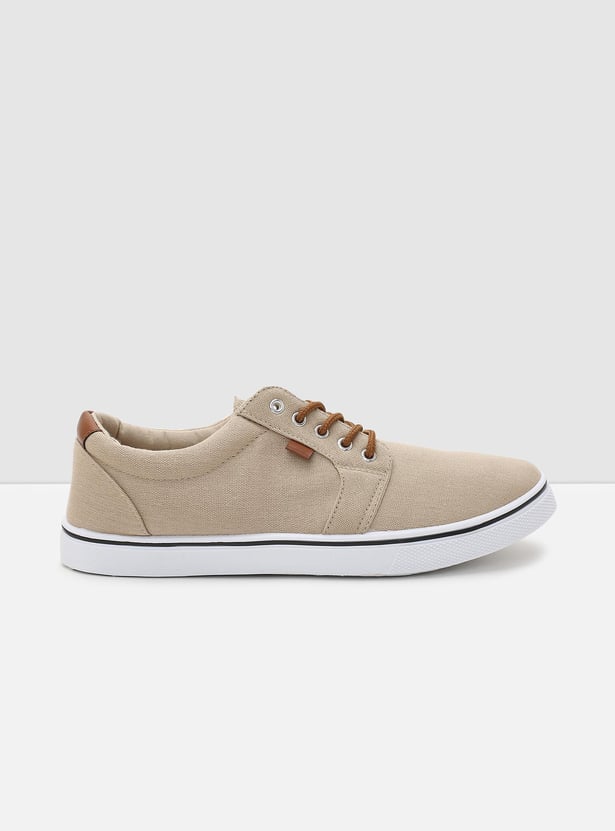 Men Solid Lace-Up Canvas Casual Shoes