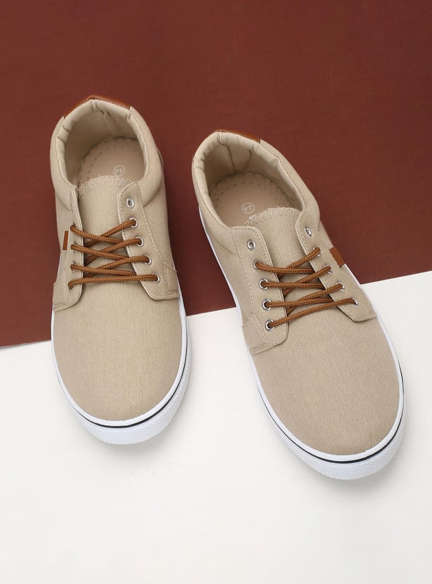 Men Solid Lace-Up Canvas Casual Shoes