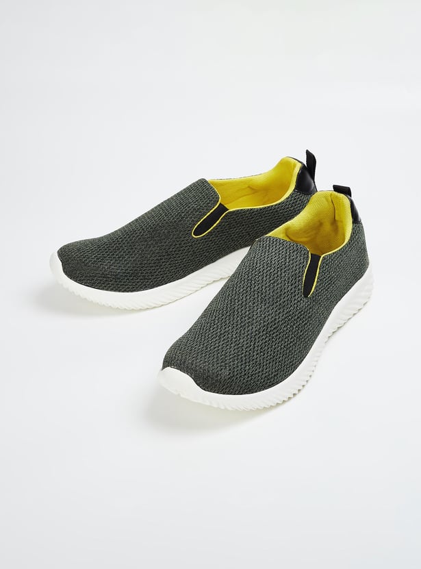 Men Knit Slip-On Sports Shoes