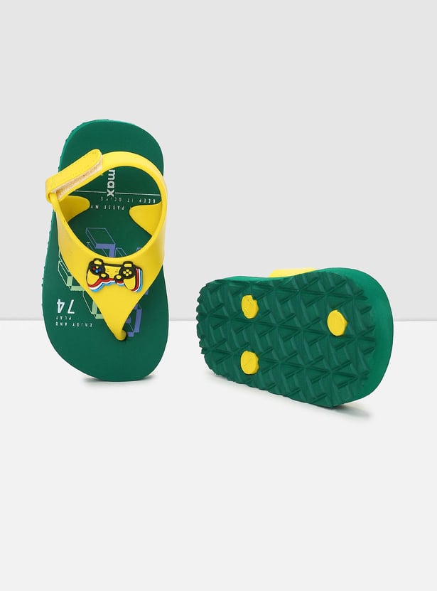 Boys Printed V-strap Velcro Slippers