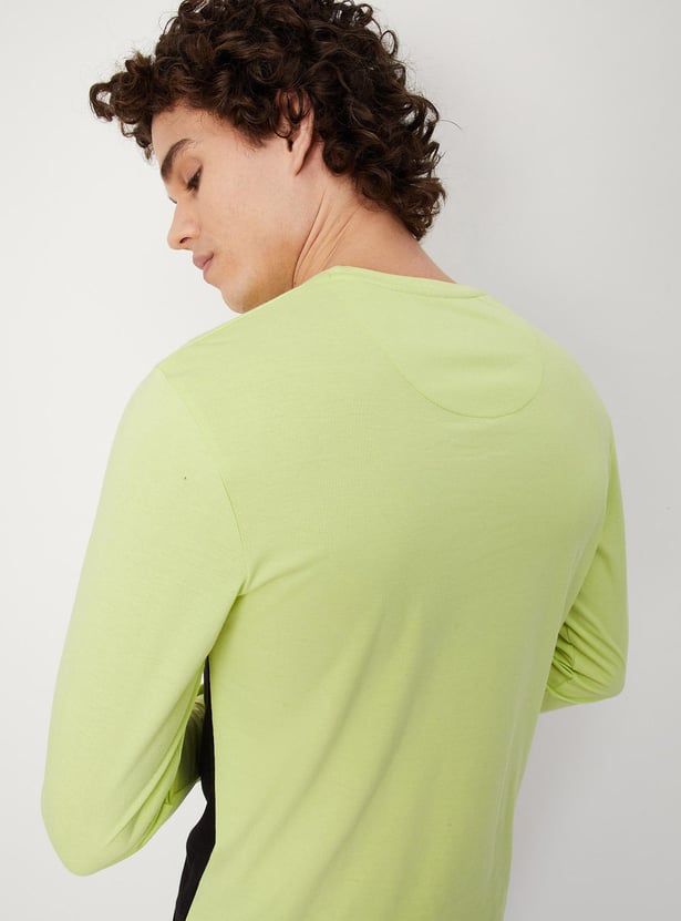 Men Colourblock Slim Fit Athleisure T-shirt