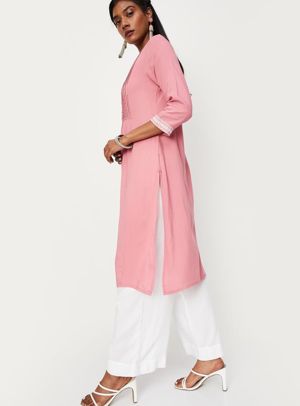 Women Embroidered Kurta with Pocket