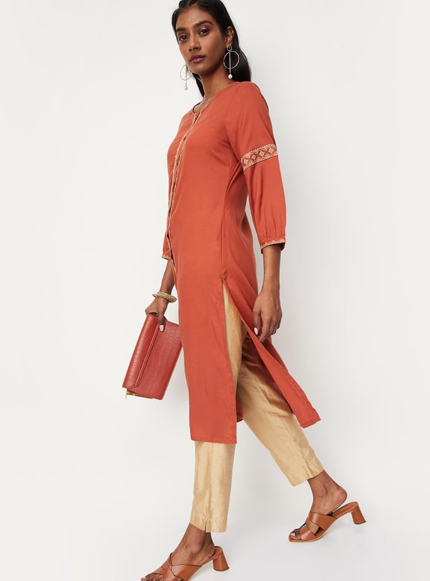 Women Embroidered Kurta with Pocket