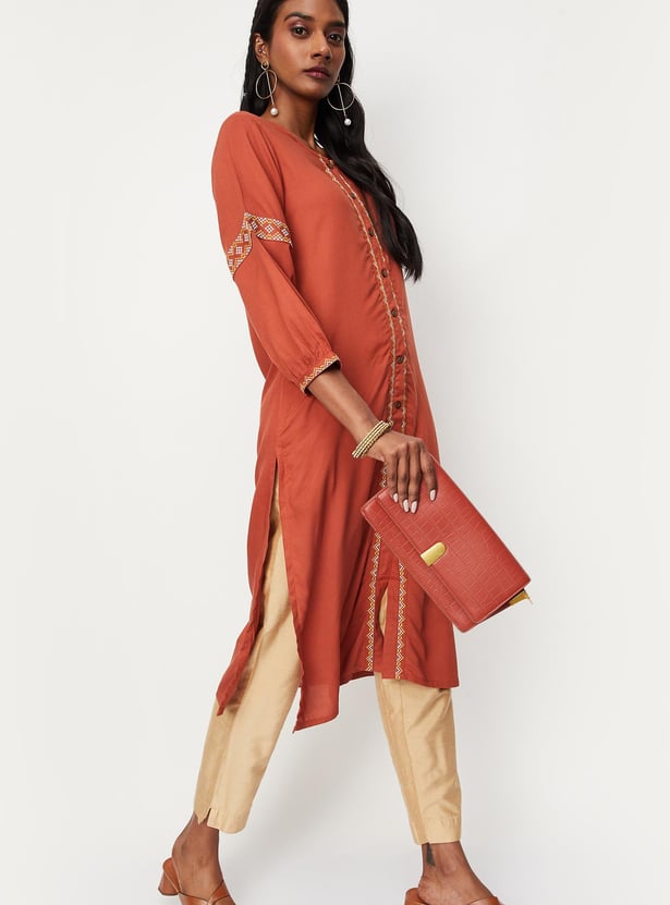 Women Embroidered Kurta with Pocket