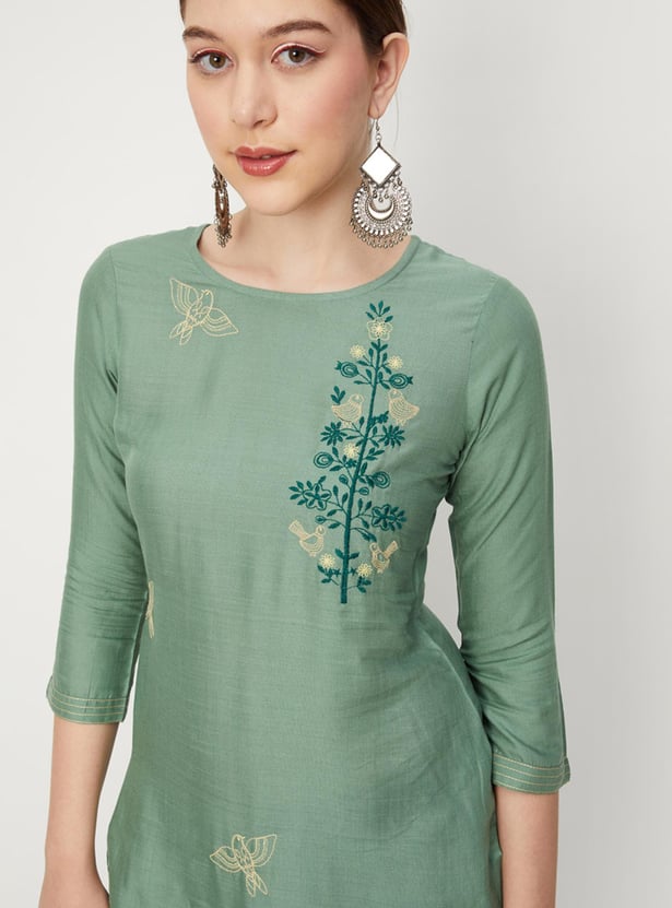 Women Flying Bird Embroidered Straight Kurta