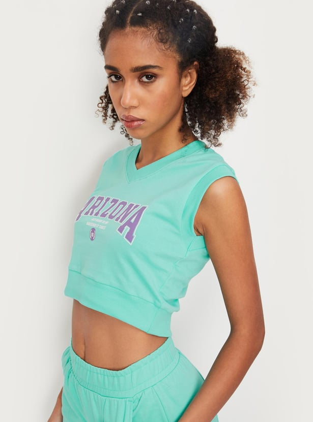 Women V-neck Crop Graphic T-shirt