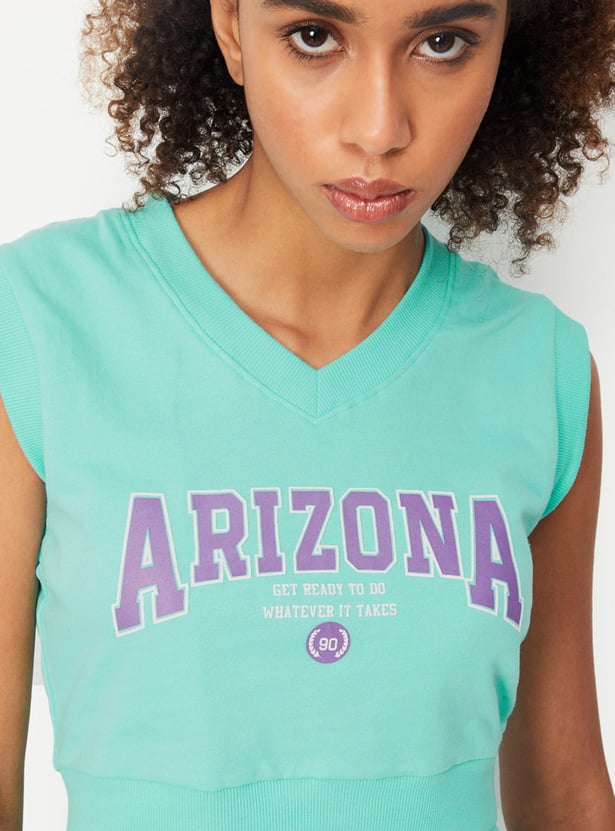 Women V-neck Crop Graphic T-shirt