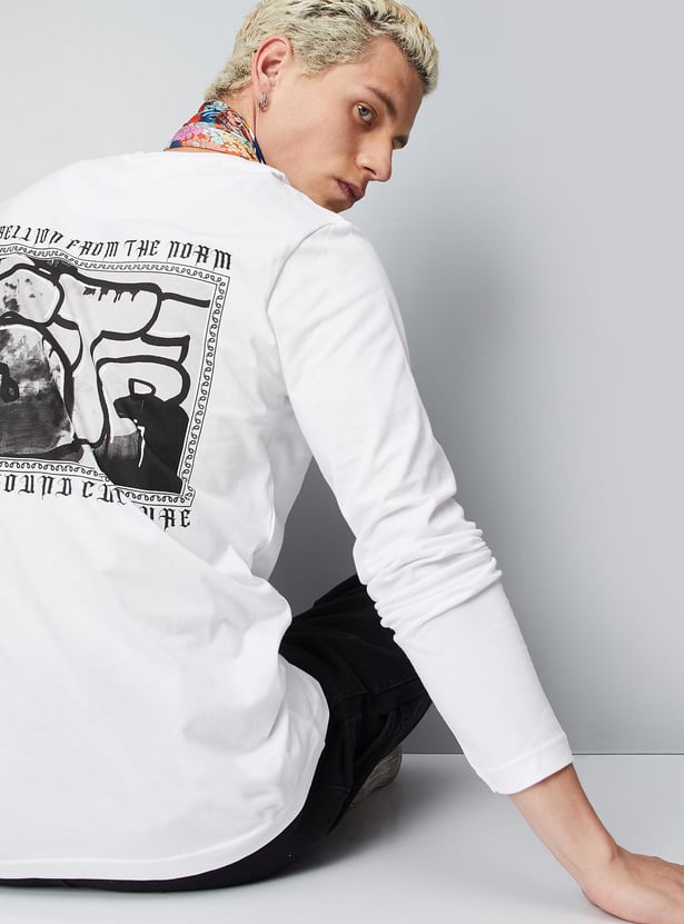 Men Graphic Printed Slim Fit T-shirt