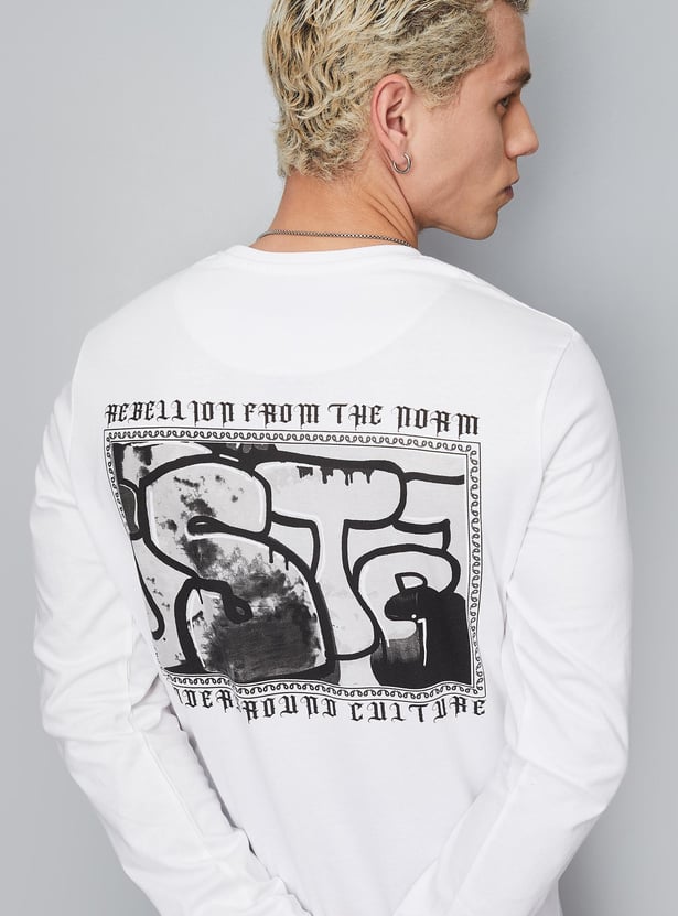 Men Graphic Printed Slim Fit T-shirt