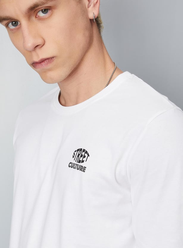 Men Graphic Printed Slim Fit T-shirt