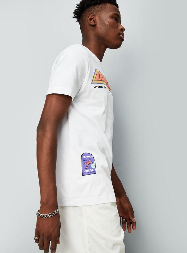 Men Typographic Printed Slim Fit T-shirt