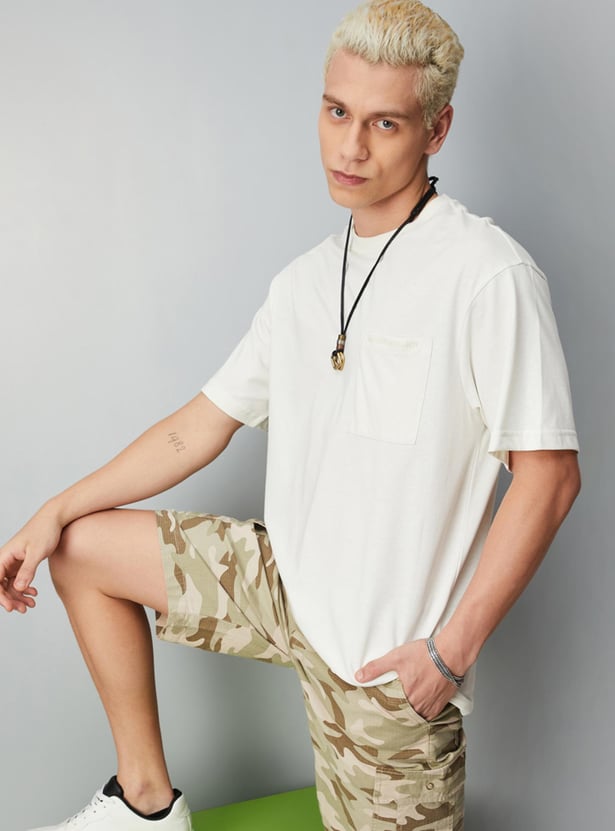 Men Solid Oversized Pocket T-shirt