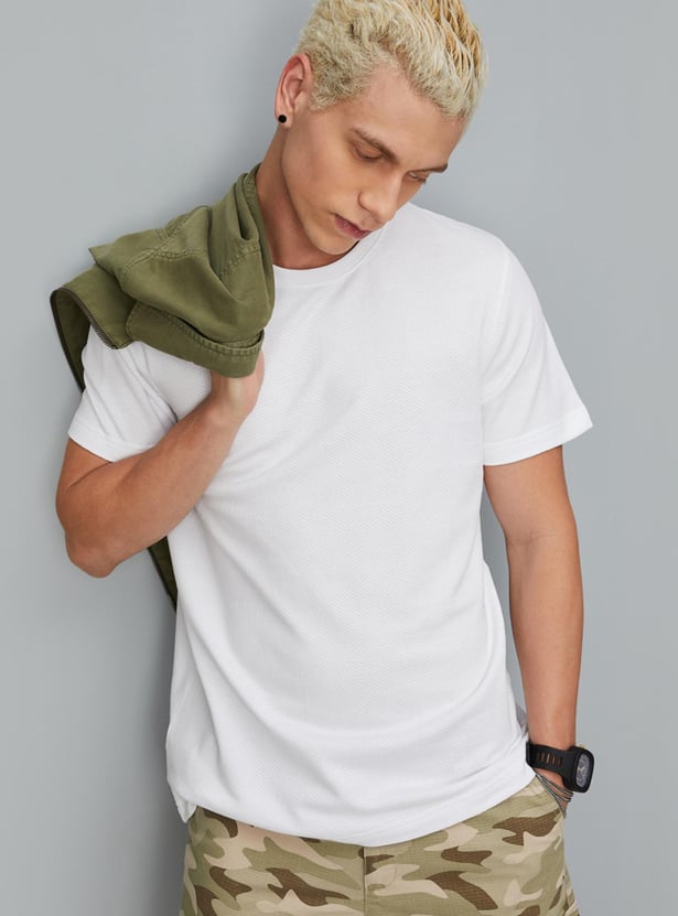 Men Solid Structured Slim Fit T-shirt