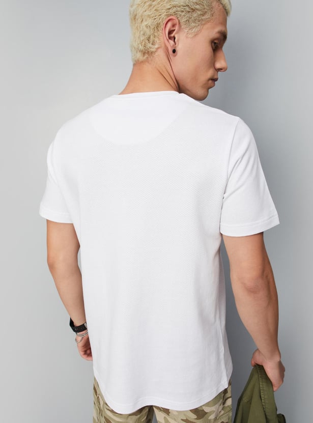 Men Solid Structured Slim Fit T-shirt