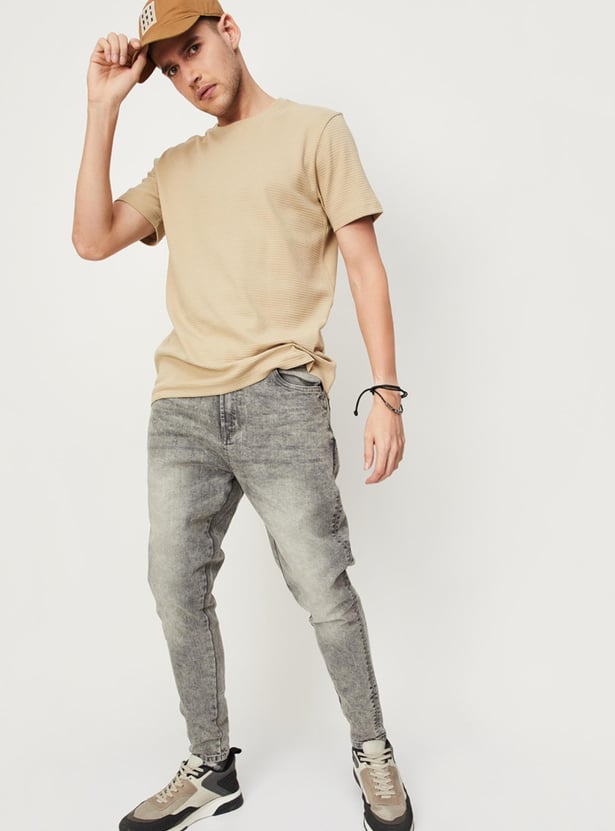 Men Textured Slim Fit Structured T-shirt