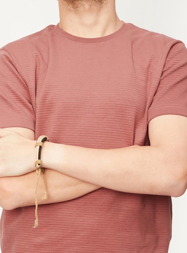 Men Textured Slim Fit Structured T-shirt