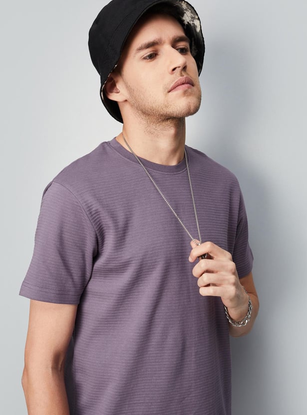 Men Textured Slim Fit Structured T-shirt