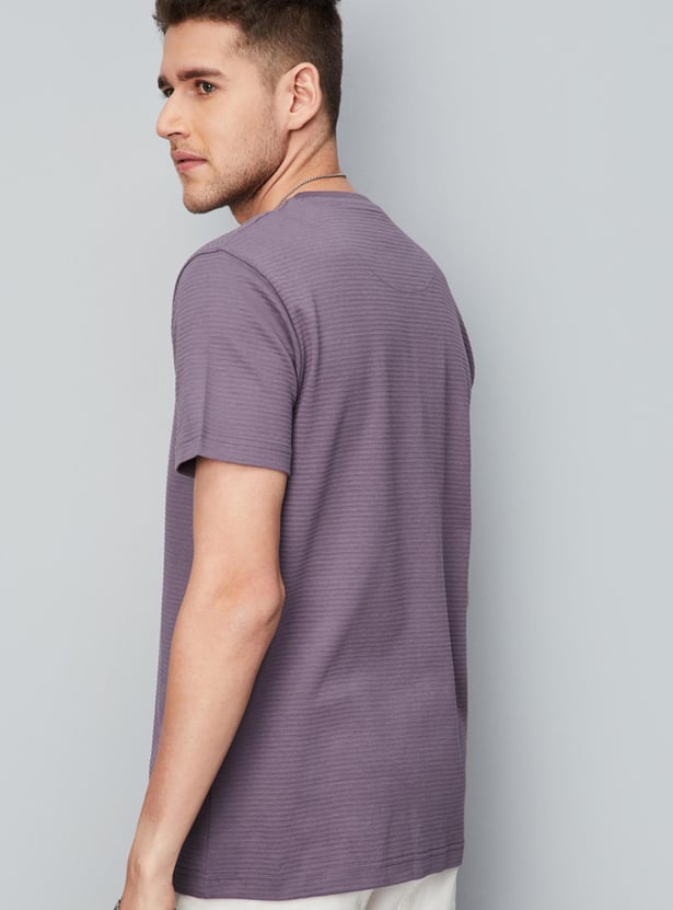 Men Textured Slim Fit Structured T-shirt