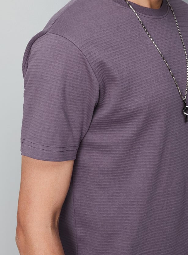 Men Textured Slim Fit Structured T-shirt
