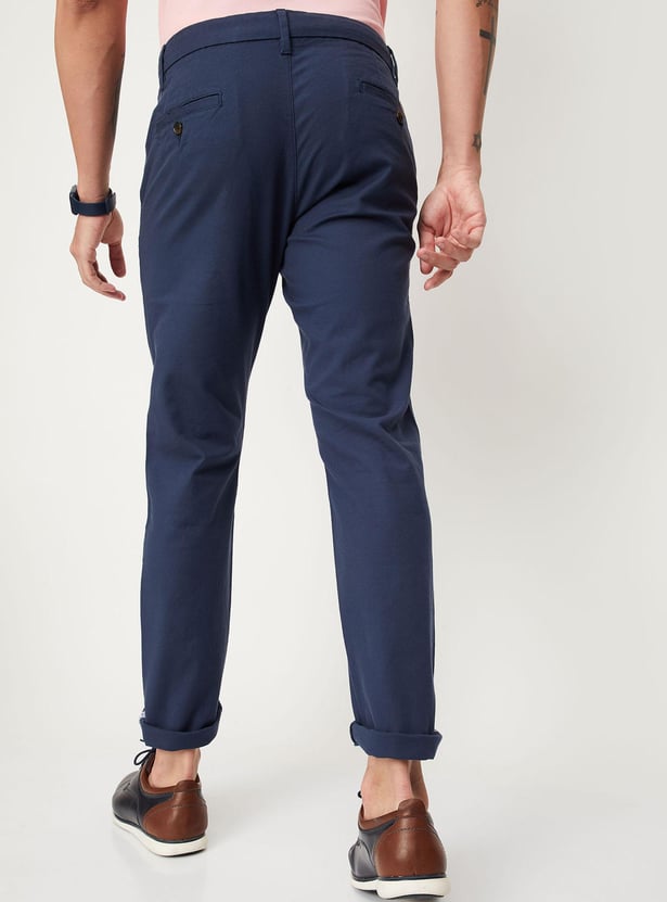 Men Solid Slim Fit Structured Chino Trousers