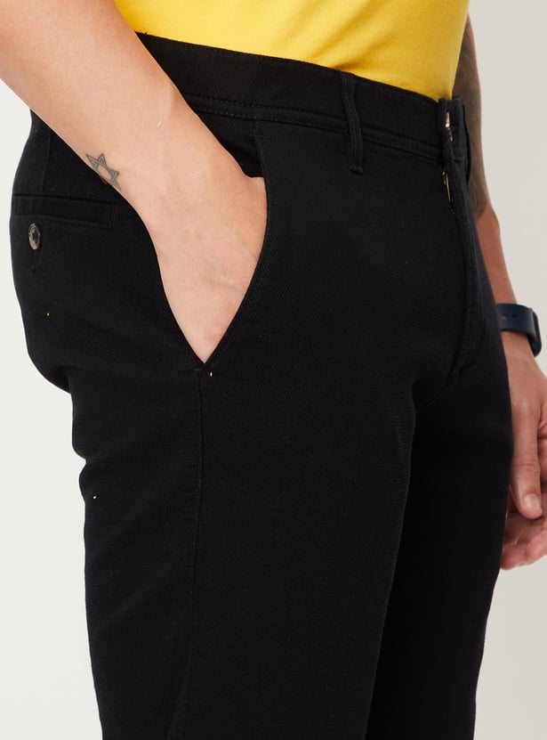 Men Solid Carrot Fit Chinos