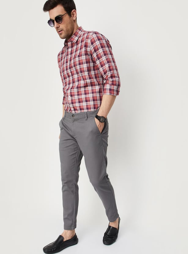 Men Solid Carrot Fit Chinos