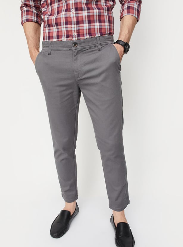 Men Solid Carrot Fit Chinos