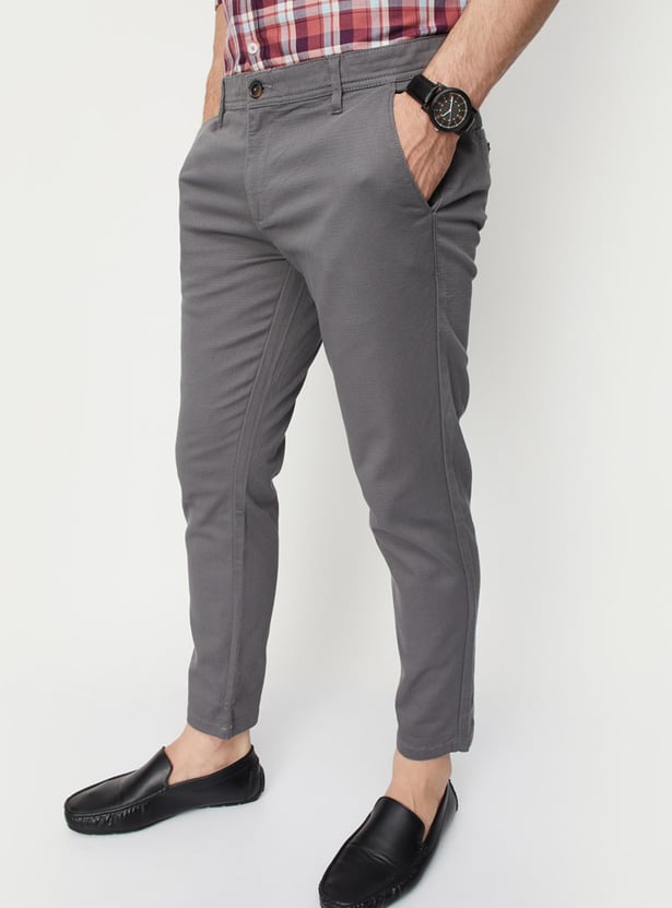 Men Solid Carrot Fit Chinos