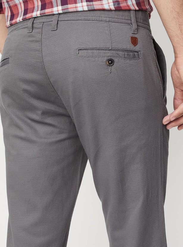 Men Solid Carrot Fit Chinos