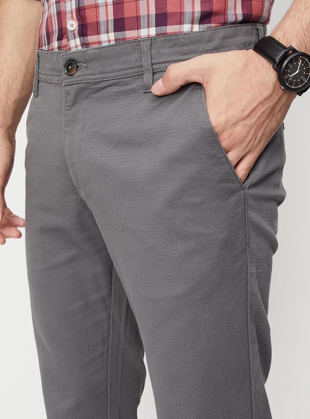 Men Solid Carrot Fit Chinos