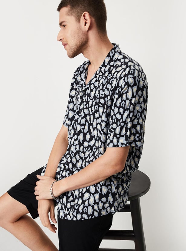 URB_N Men Printed Slim Fit Resort Shirt