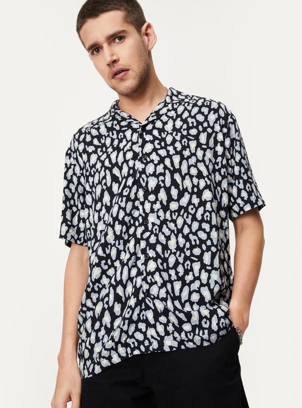 URB_N Men Printed Slim Fit Resort Shirt