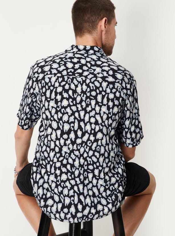 URB_N Men Printed Slim Fit Resort Shirt